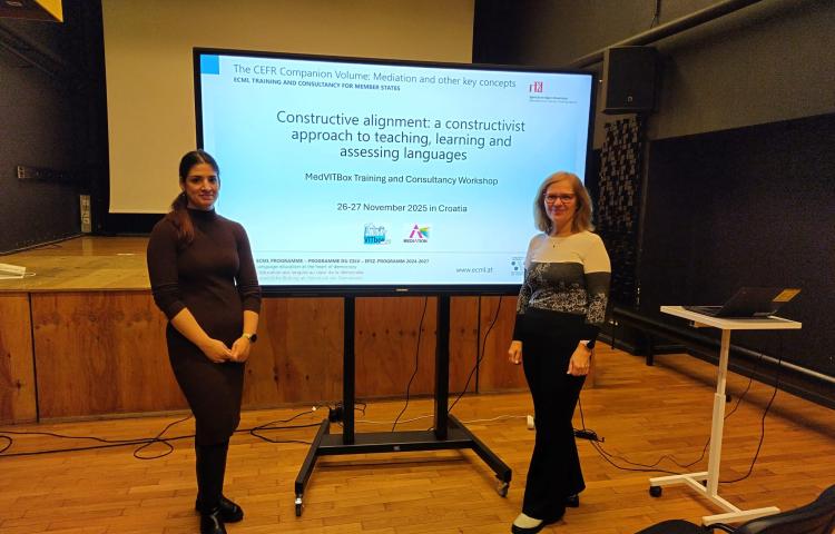 zdjęcie przedstawia salę wykładowa i 2 wykładowczynie dr Barbara Sawicka (Politechnika Poznańska) oraz Magdalini Liontou (University of Oulu, Finlandia).